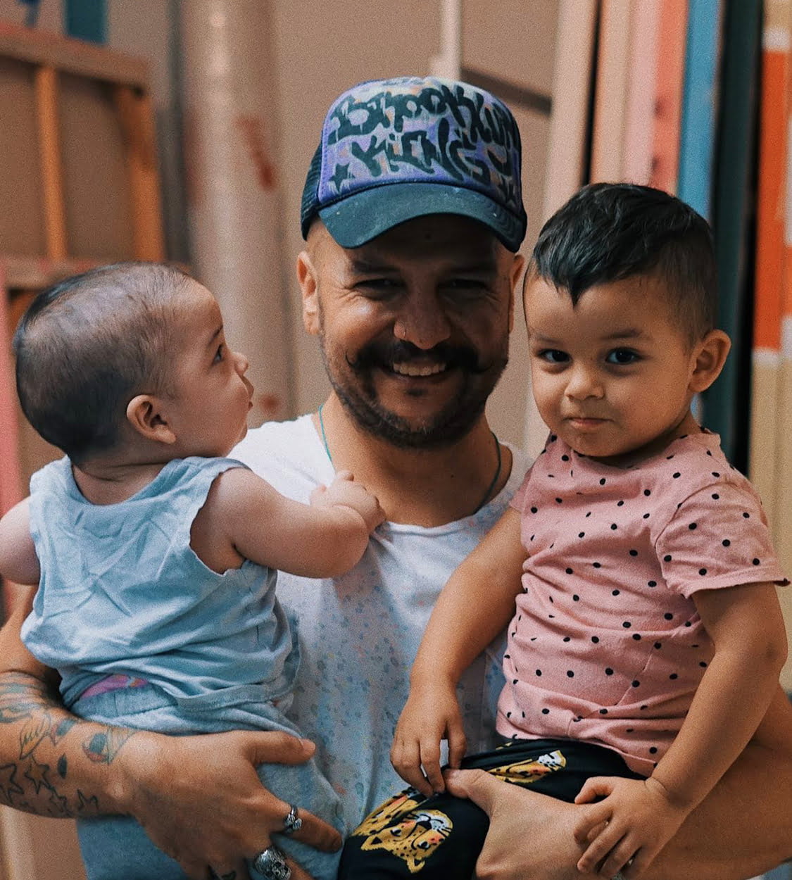 Hermes Berrio, Father and sons in studio